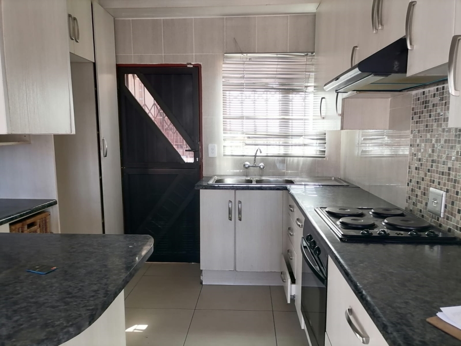 To Let 3 Bedroom Property for Rent in Tlhabane West North West